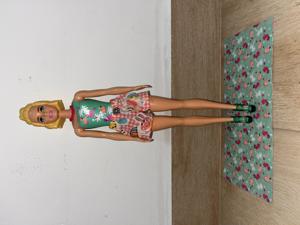 Barbie Color Reveal Piscina